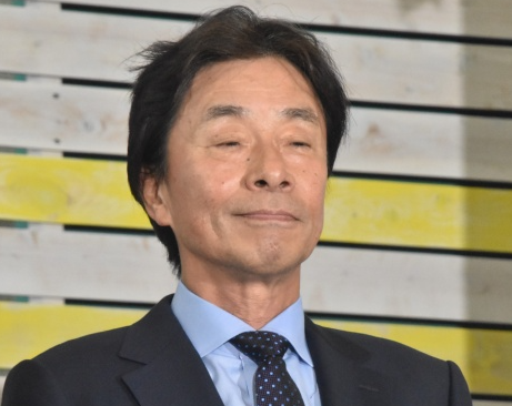 港浩一 妻